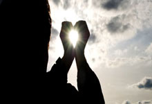 2024年配资一览表最新:股票开户后怎么买入卖出-创纪录的速度积累 美国国债总额首次超过37万亿美元！美官员：财政状况严重失衡